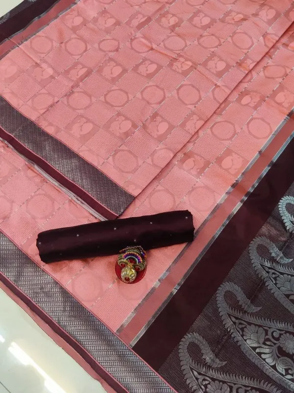 Magenta_Embellished_Banarasi_Jacquard_Saree_(Magenta)